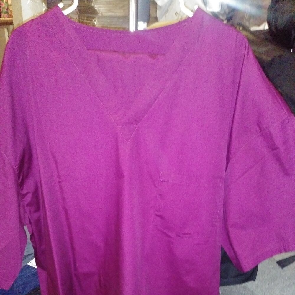 BURGUNDY SIZE 3X WOMEN'S SCRUB TOP AND PANTS (NWOT)
